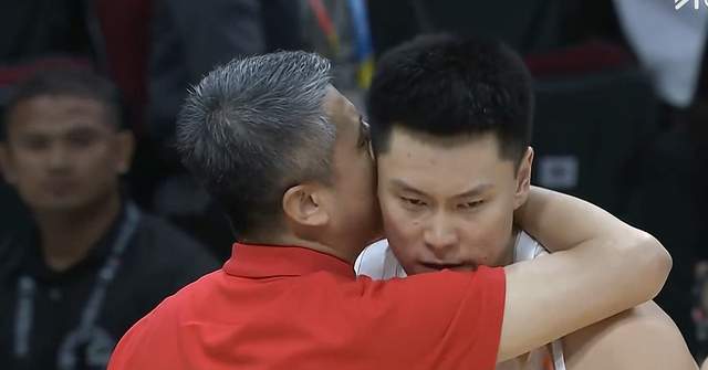 开云登录入口-不容易!中国男篮逆风翻盘,7分险胜,李弘权成奇兵,张镇麟低迷