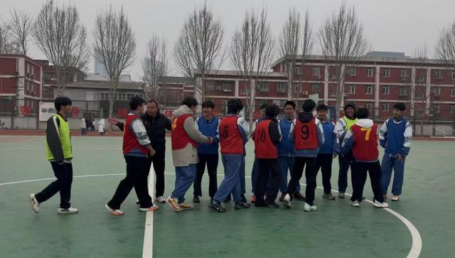 开云体育平台-北京市东方德才学校2026年高中部足球班超联赛正式开幕
